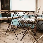 Hostal Ledňáček