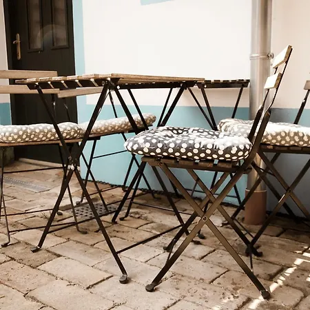 Hostal Ledňáček