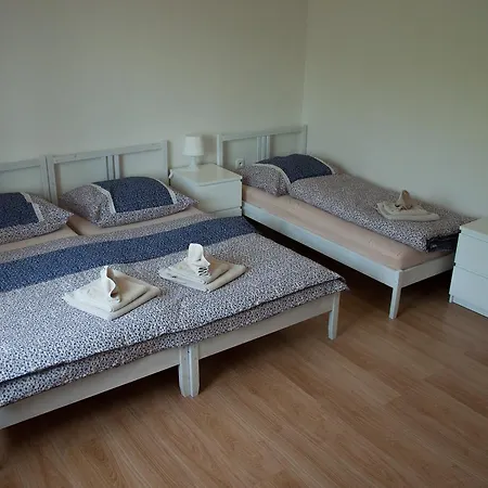Ledňáček Hostal