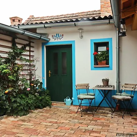 Hostel Lednacek