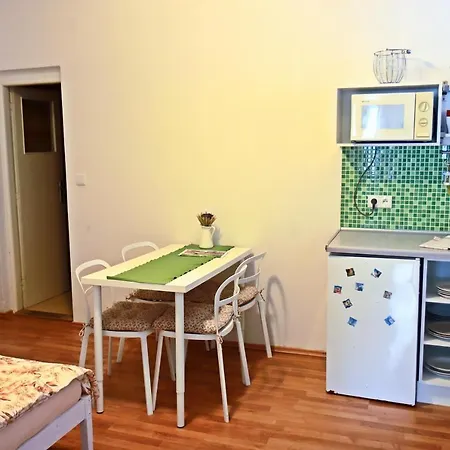 Hostel Lednacek