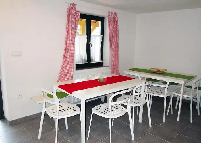 Hostel Lednacek